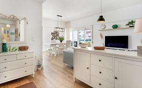 Faro Getaway W/ Big Balcony By Lovelystay